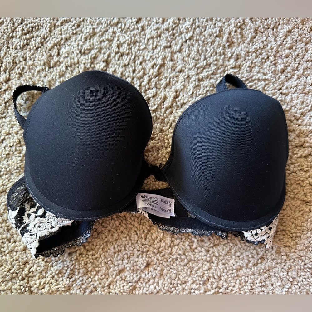 Pristine Wacoal Black Beautiful Sexy Bra with Ivory Floral Lace On Strap - Picture 7 of 7